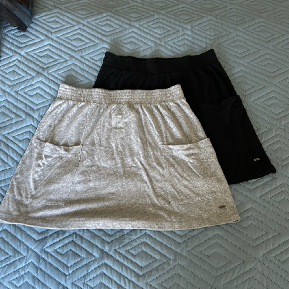 PINK VICTORIA’s SECRET SKIRT WITH POCKETS lot of 2 Black and Grey Sz MEDIUM